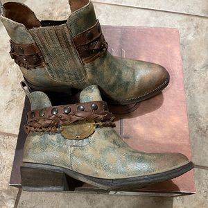 Circle G ankle boot Size 9